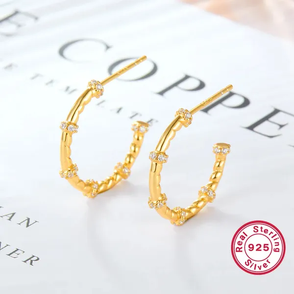 Gold_Classic_Earrings_For_Women
